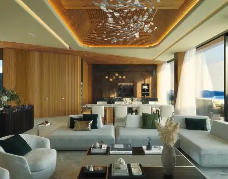 延床面積650㎡超／LDK55畳超